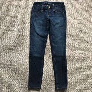 American Eagle Low Rise Jean Jeggings Dark 0 Short